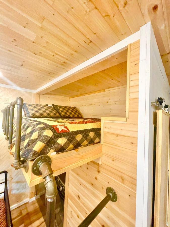 New Tiny Cabin Hot Tub Firepit Fenced Yard Sevierville Exteriör bild