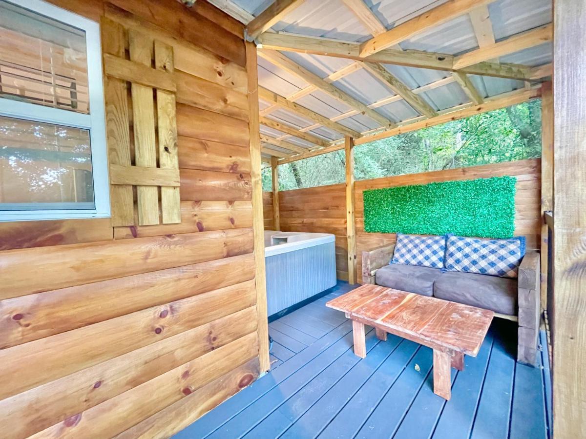 New Tiny Cabin Hot Tub Firepit Fenced Yard Sevierville Exteriör bild