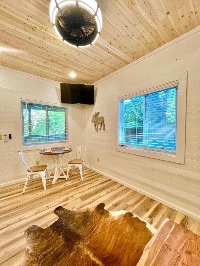 New Tiny Cabin Hot Tub Firepit Fenced Yard Sevierville Exteriör bild